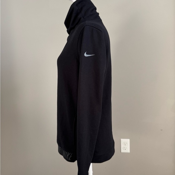 Nike Women’s Black Dri-FIT Pullover with Pockets Medium - Picture 2 of 10